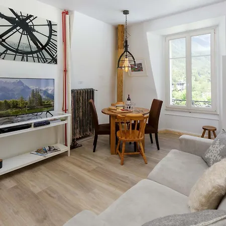 Mont Blanc 212 - Year * Шамоні